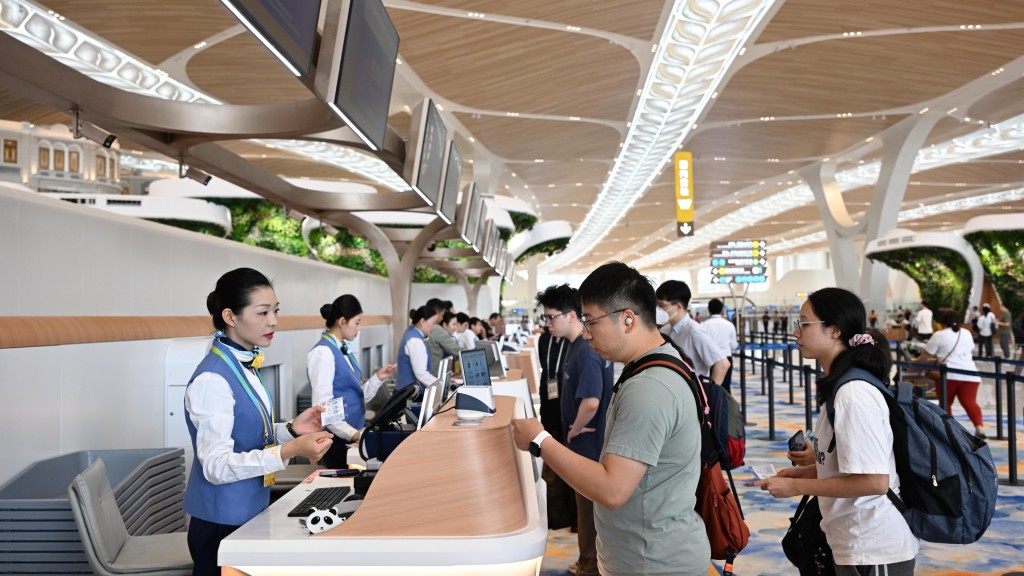 廣州白雲國際機場T3航站樓和第五跑道正式投運。 新華社 廣州白雲國際機場T3航站樓和第五跑道正式投運。 新華社