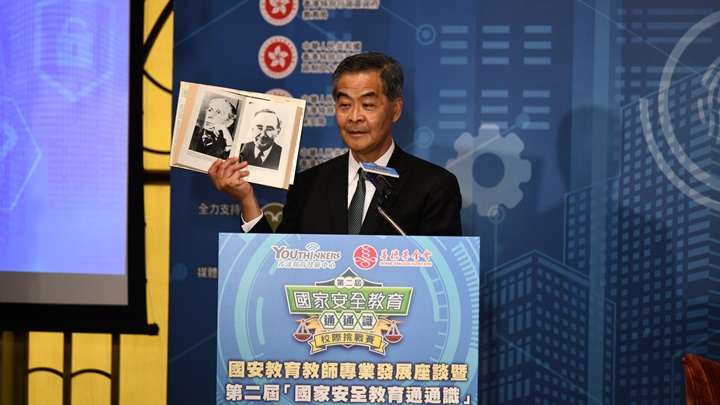 梁振英指本港推行國安教育勢在必行。黃頌偉攝