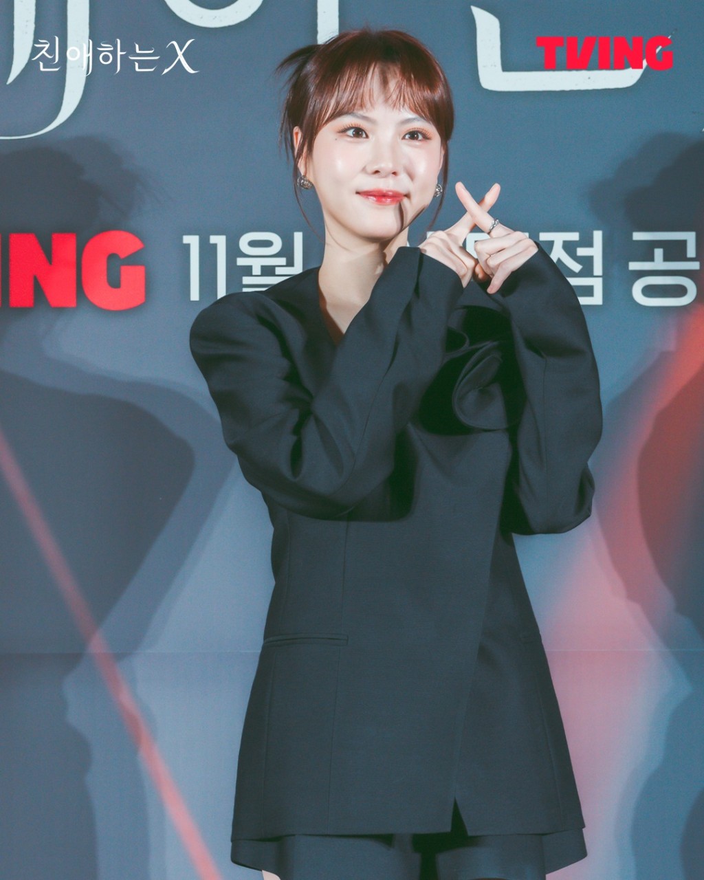 李烈音饰演任蕾娜。