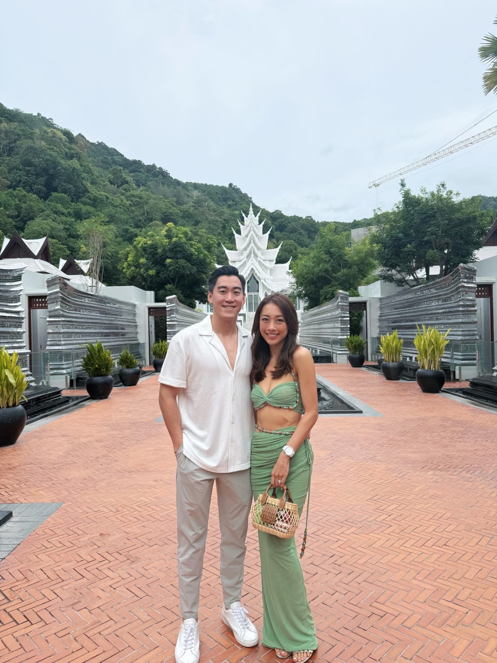 龐卓欣偕未婚夫到泰國揀選結婚場地,順道慶祝34歲生日。 龐卓欣偕未婚夫到泰國揀選結婚場地,順道慶祝34歲生日。