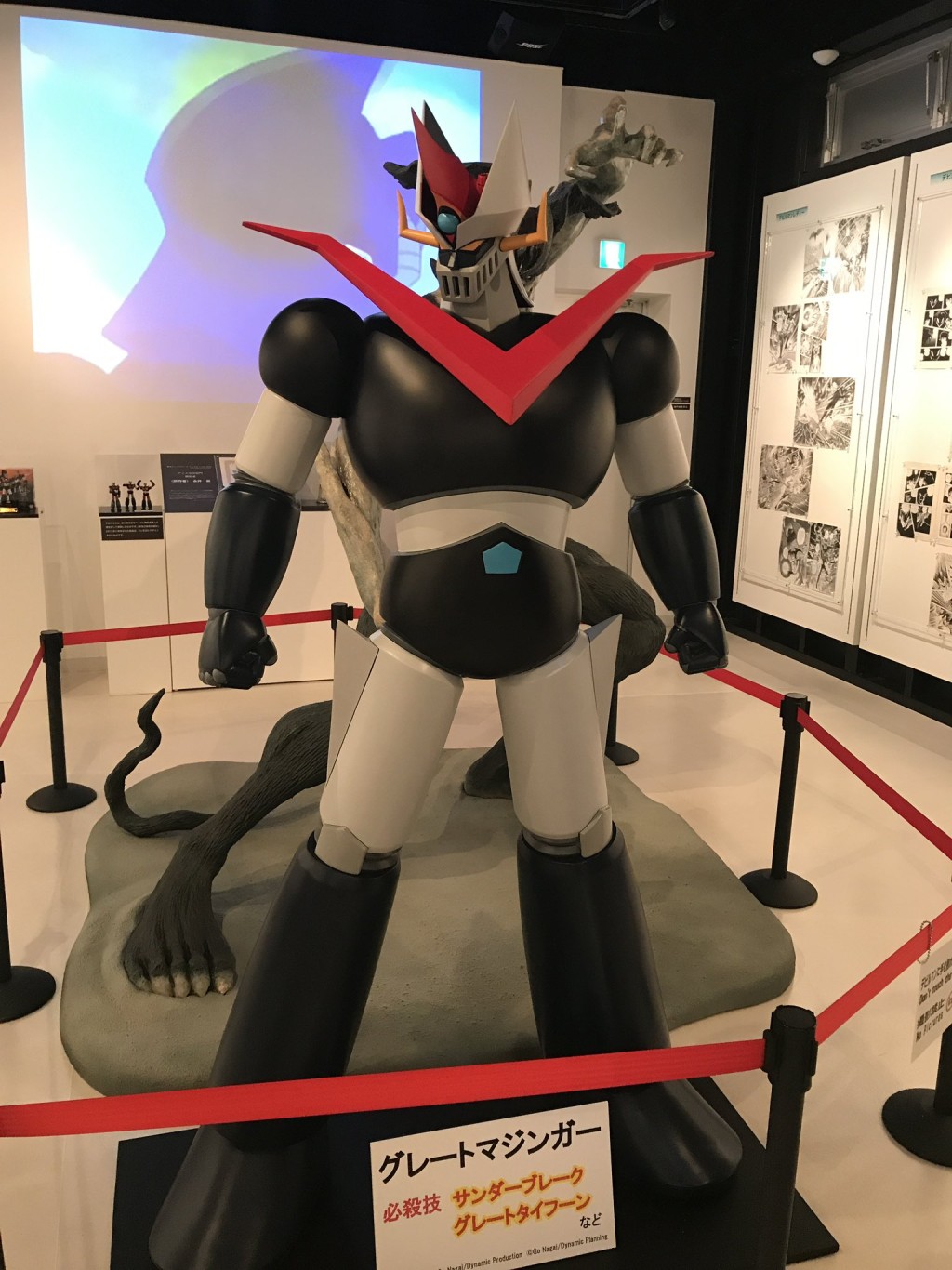 永井豪纪念馆，放置了多具《铁甲万能侠》巨型模型。社交平台X