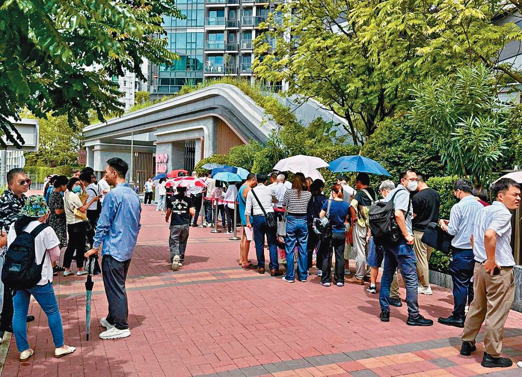 NOVO LAND 3A期已屆現樓,吸引不少睇樓客到場參觀。