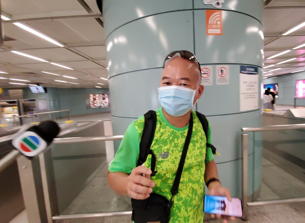 乘客李先生。