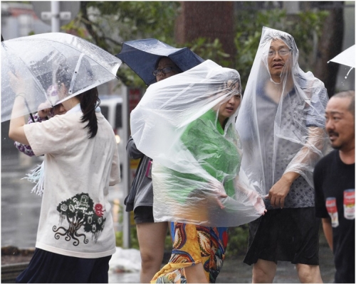 鹿兒島縣一小時雨量達120毫米,打破50年紀錄 。AP