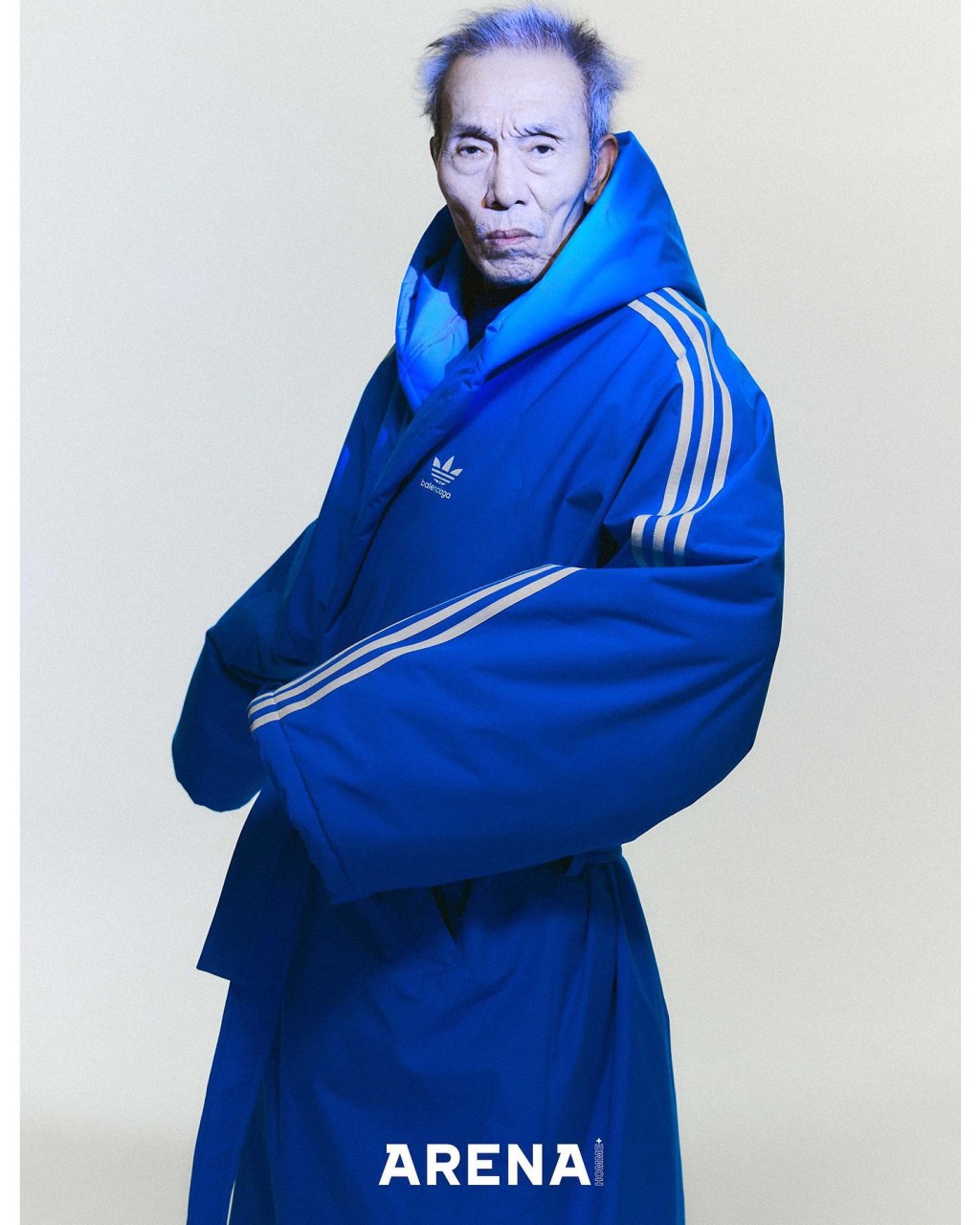 吴永洙爆红后，还曾为当地杂志拍摄时尚硬照。