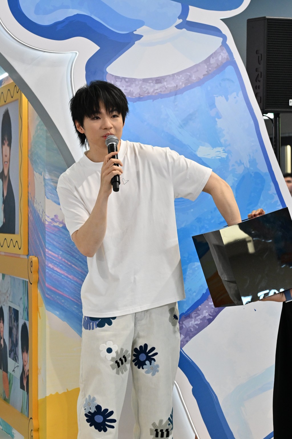 生日展上, Ian更化身為 主持人,與一 眾粉絲互動。 生日展上, Ian更化身為 主持人,與一 眾粉絲互動。