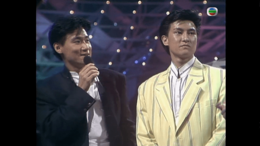 《第6届新秀歌唱大赛》银奖是刘锡明（右）。