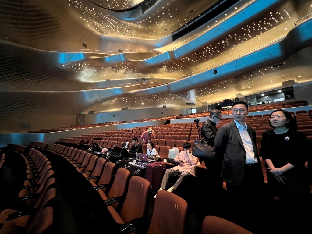 杨润雄访问广州，参观广州大剧院。政府新闻处图片
