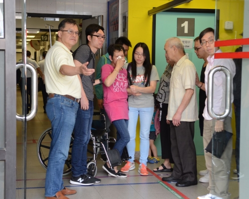 死者家屬傷心認屍