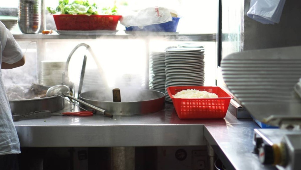 廚房一塊玻璃，勝過十頁政策｜林一一