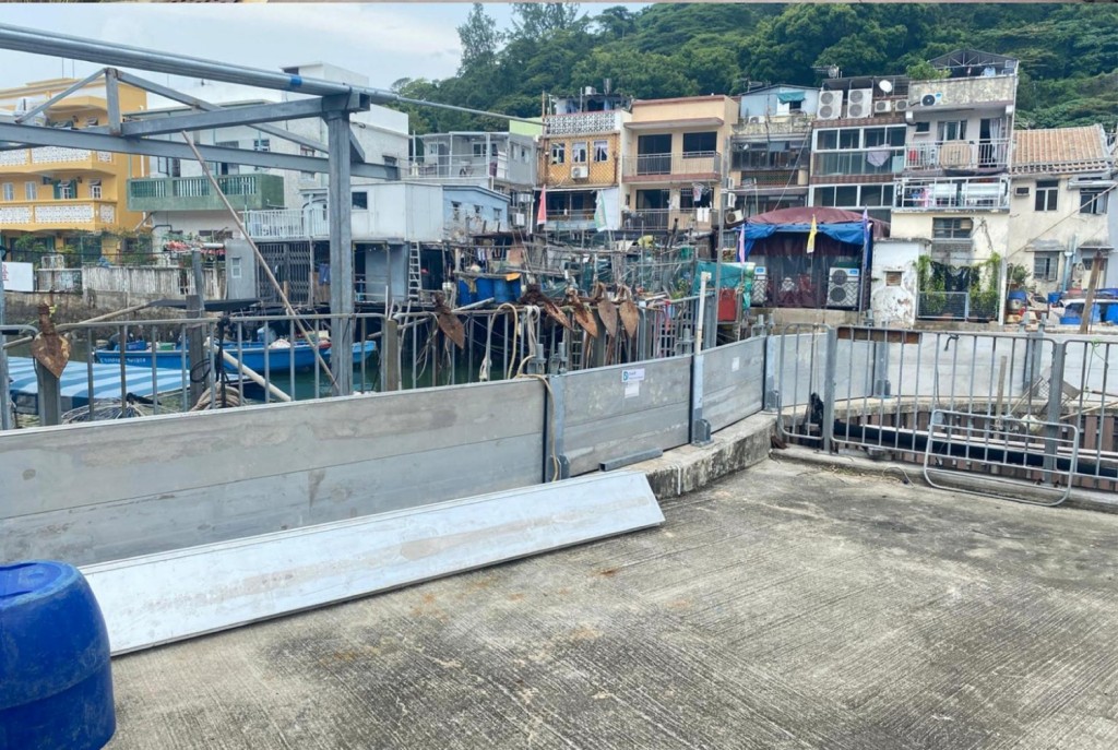 民政事務總署為低窪地區居民供應沙包及設置擋水設施。民政事務總署fb圖片 民政事務總署為低窪地區居民供應沙包及設置擋水設施。民政事務總署fb圖片