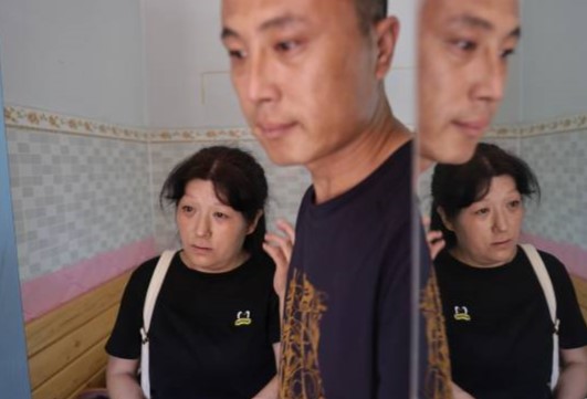 內蒙女被拐大涼山囚地下室8年終團圓。南方日報@微博 內蒙女被拐大涼山囚地下室8年終團圓。南方日報@微博