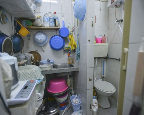 有組織調查發現，港島西區劏房住戶的每月平均租金達5116元，比九龍西區高一成。資料圖片