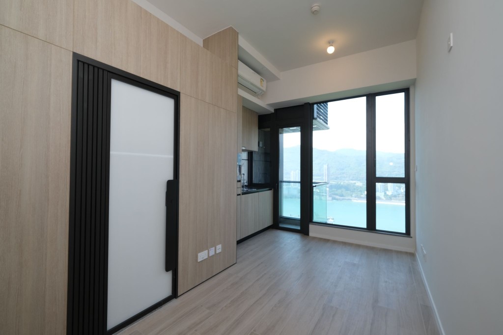 薈藍19樓A10室現樓示範單位，面積203方呎，採開放式設計。