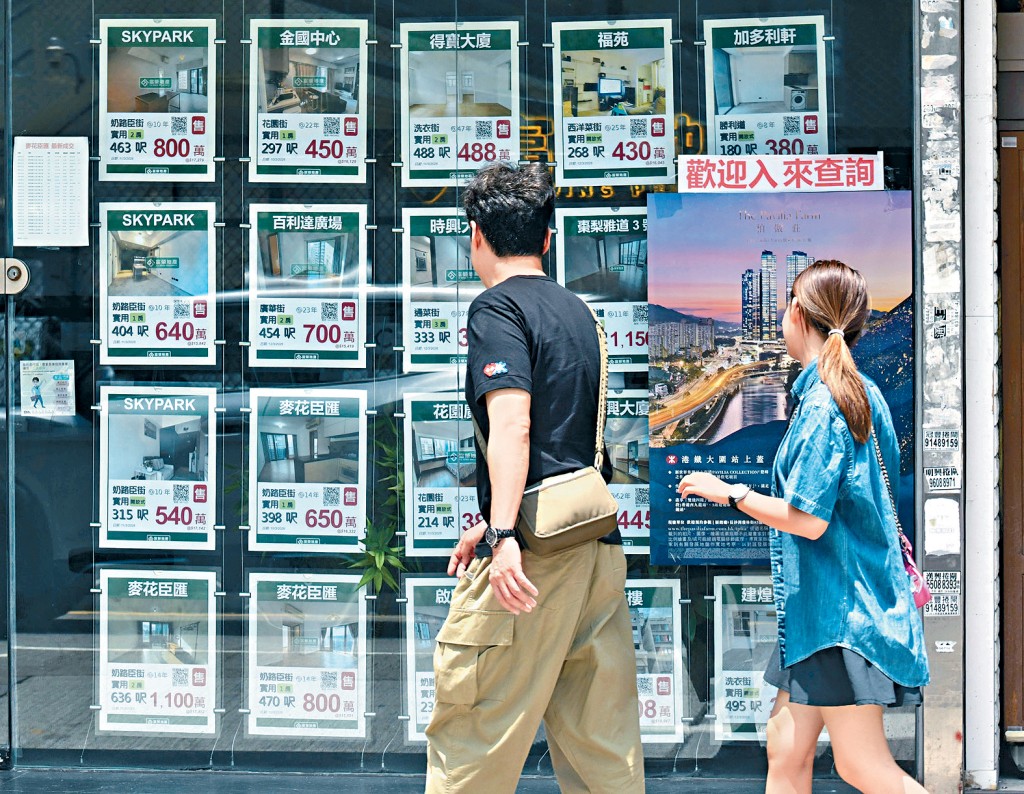 新盤熱銷刺激購買力進一步釋放，準買家四出覓盤下，帶動屋苑睇樓活動保持平穩。