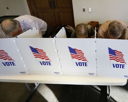 美國中期選舉投票，全國票站陸續關閉，點票工作正在進行，預計中午前會有初步結果。AP