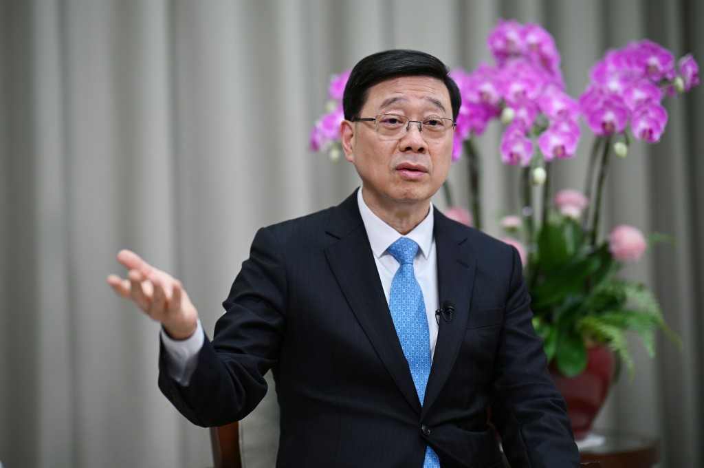 行政長官李家超接受《星島》專訪。 行政長官李家超接受《星島》專訪。