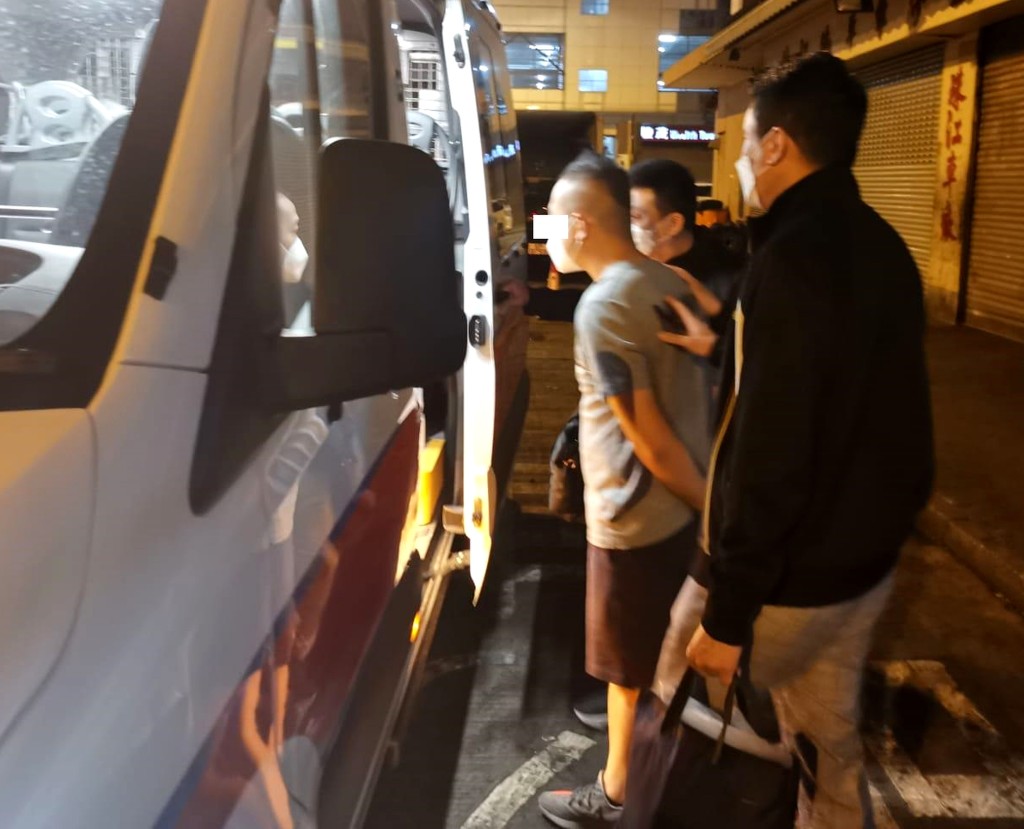 警方拘捕一名男子。