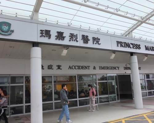 傷者由救護車送往瑪嘉烈醫院治理。資料圖片