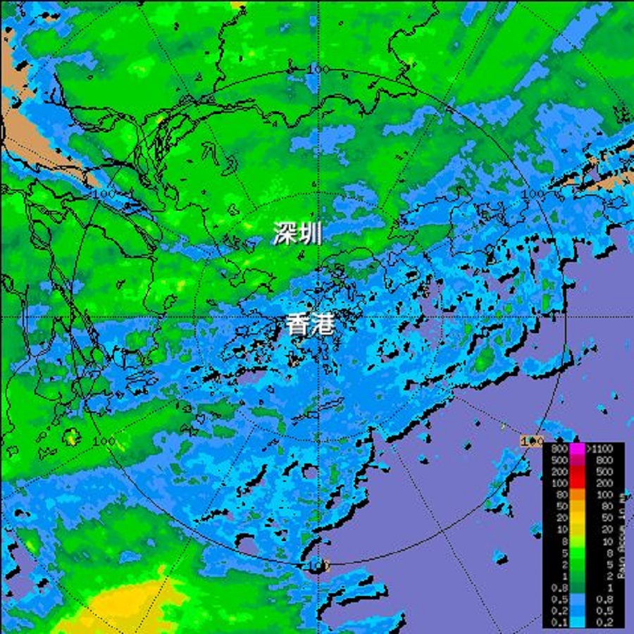 以雷達數據推算的4月28日全日累積雨量，顯示較強雨區（淺綠色及黃色）在深圳出現，與香港擦身而過。天文台