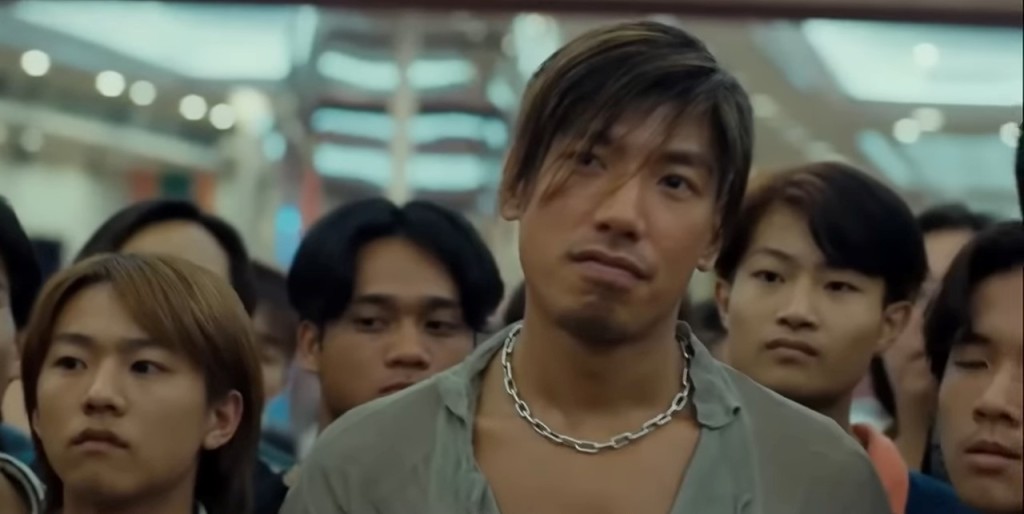 张耀扬凭电影《古惑仔3之只手遮天》饰演东星“乌鸦”一角爆红。