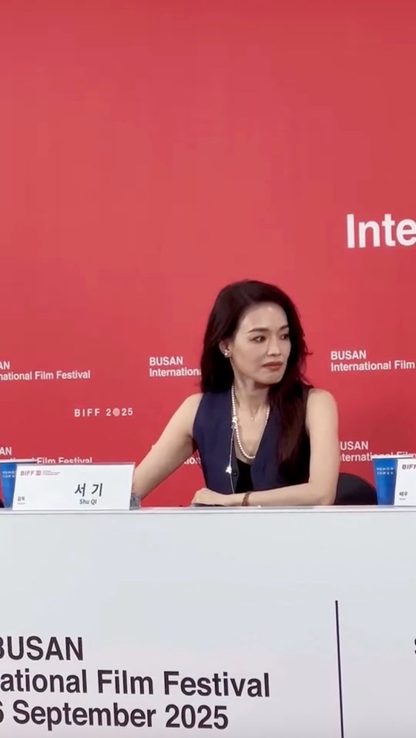 舒淇分享自己作為演員出身的導演,更明白怎樣的拍戲風格可以讓演員更安全舒適。 舒淇分享自己作為演員出身的導演,更明白怎樣的拍戲風格可以讓演員更安全舒適。
