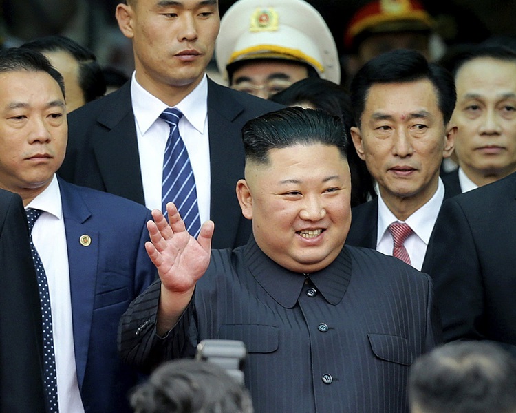 金正恩今早抵達同登火車站。AP