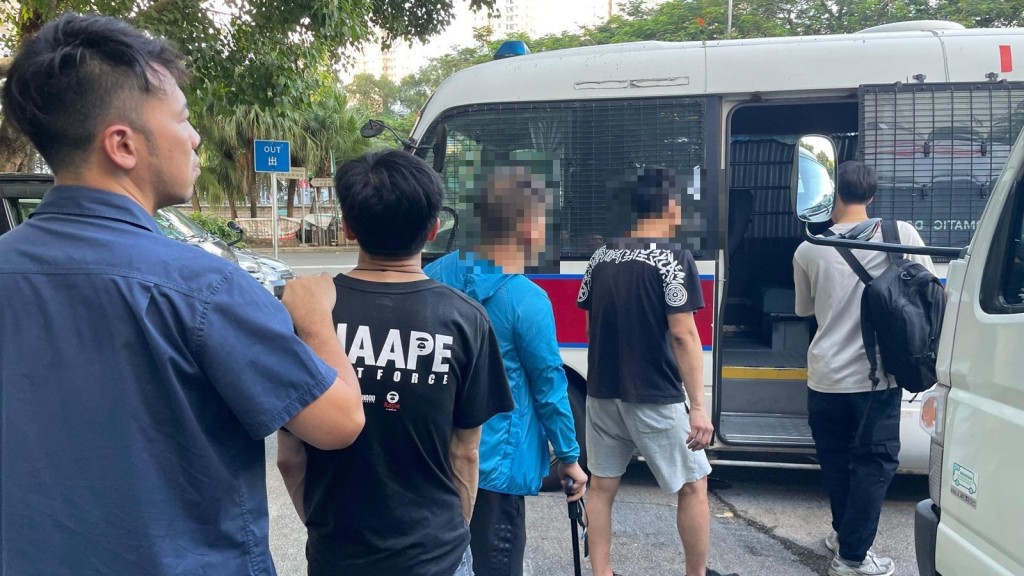 行動中警方拘捕4人。警方提供