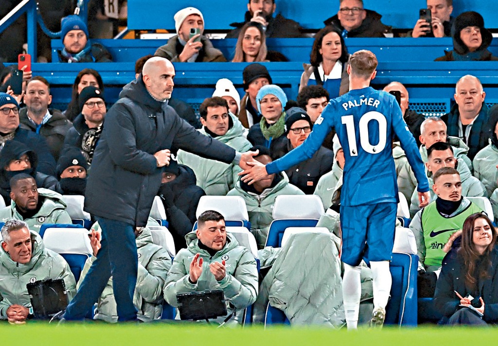 馬列斯卡(左)帶病領軍，更因為換走高爾彭馬被車路士球迷柴台。