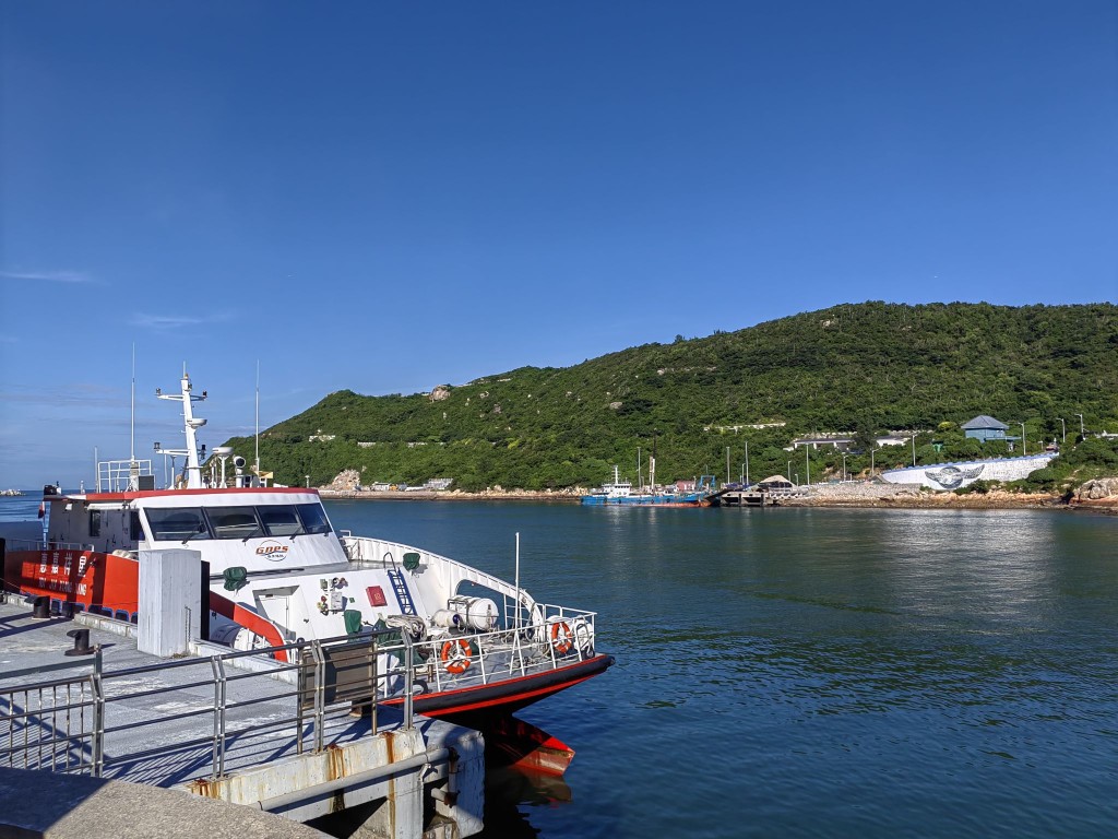 島上具有典型的亞熱帶雨林風景和海島伊甸園風光