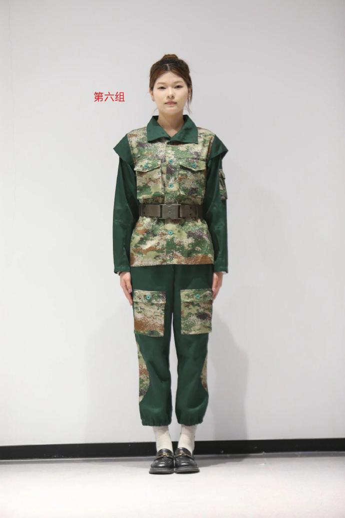 六號候選新生軍訓服。 六號候選新生軍訓服。