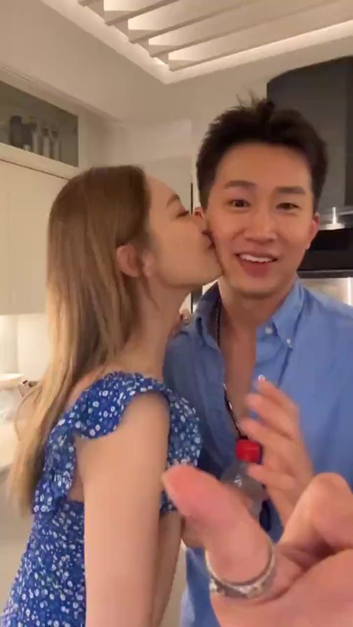 曾展望、葉蒨文成日放閃。 曾展望、葉蒨文成日放閃。