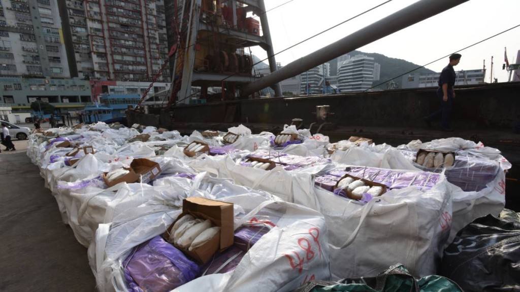 香港執法單位亦經常破獲走私凍肉回大陸的犯罪集團。星島