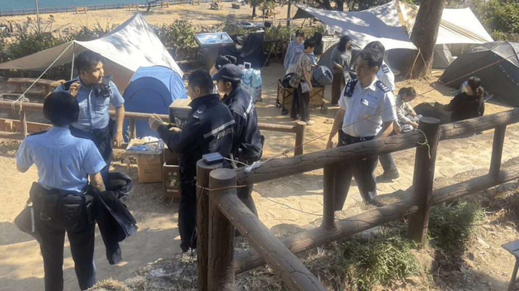 大批警员到场调查。网上图片