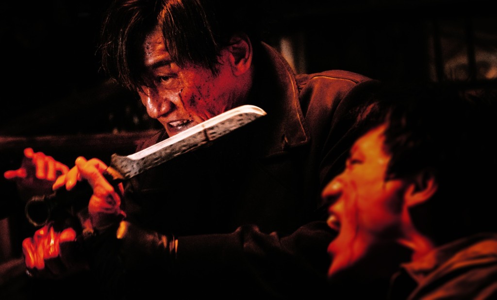 《捕風追影》改编自游乃海自編自導的港產片《跟蹤》,主演包括周政杰、成龍、梁家輝,文俊輝@SEVENTEEN等。 《捕風追影》改编自游乃海自編自導的港產片《跟蹤》,主演包括周政杰、成龍、梁家輝,文俊輝@SEVENTEEN等。