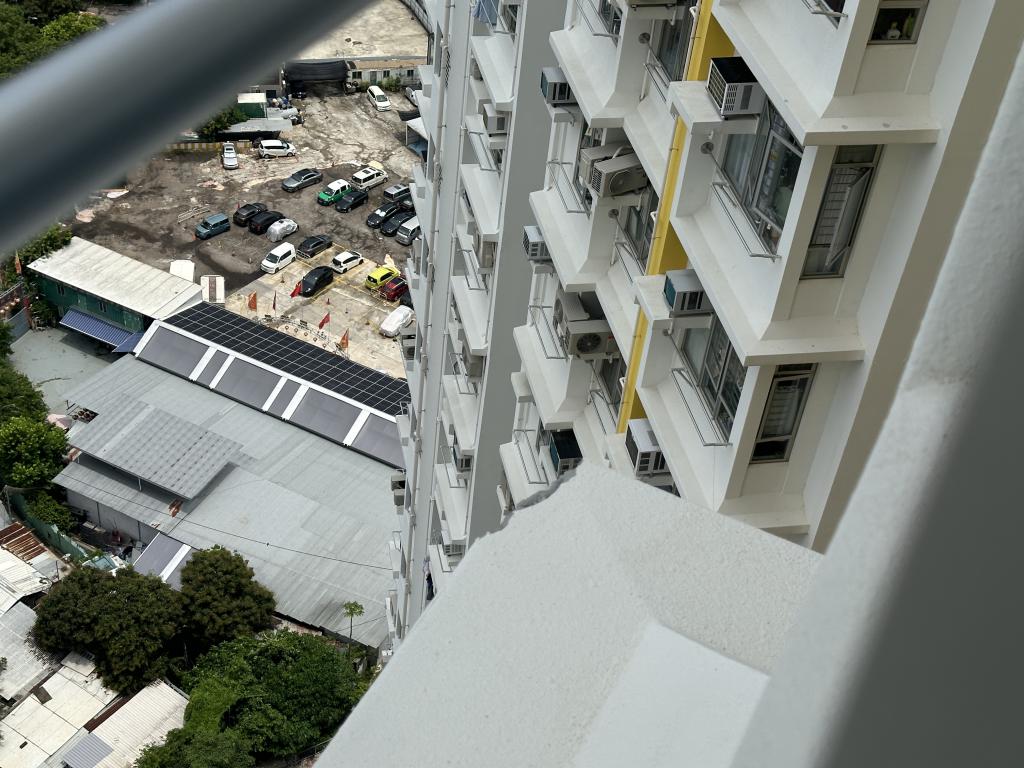 去年6月，屯门和田邨和喜楼有单位外墙遭闪电击中，轻微受损。