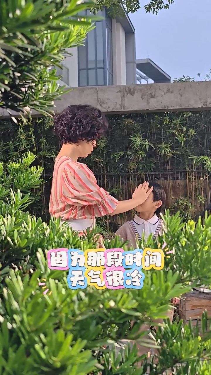 年紀小小的何璟駿更用稚嫩的聲音大膽告白：「超喜歡她演的那種！很拽、很囂張的感覺！」