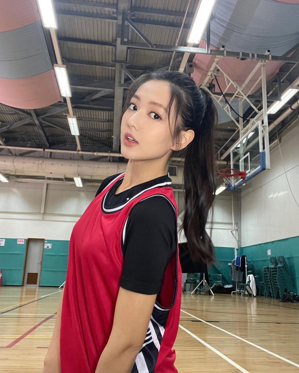 谭旻萱打篮球为瘦身。
