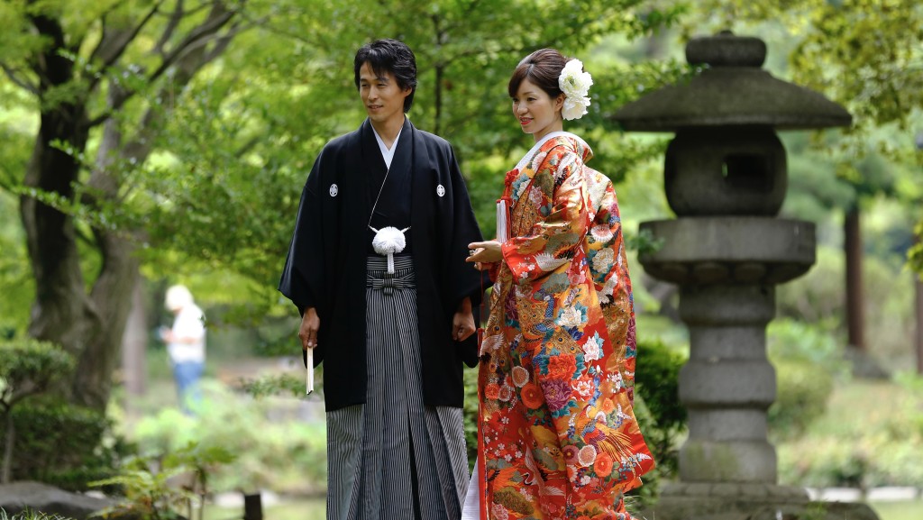 日本要求夫婦結婚時必須「統一姓氏」，導致姓氏種類越來越少。 美聯社
