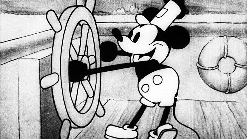 1928年发行的有声黑白作品《Steamboat Willie》，当中初版黑白米奇老鼠的版权已于本月1日正式到期，进入公共领域。