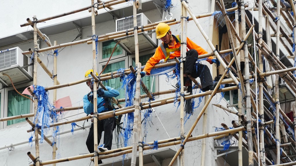 宏福苑五級火︱勞工處兩周巡查467個地盤 提25宗檢控 涉吸煙、走火通道無保持良好狀況等