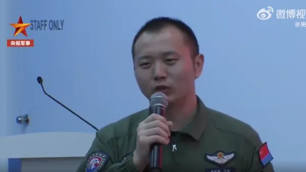 李偉鵬少校表示，此次參加珠海航展的殲-20，已經全部換裝「中國心」。
