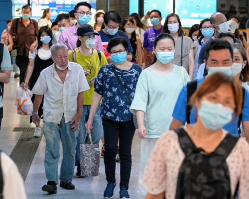 何栢良籲企業重罰無妥當戴口罩員工。