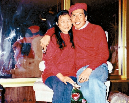 陳振聰曾與龔如心在華懋的辦公室,穿情侶裝合照。資料圖片
