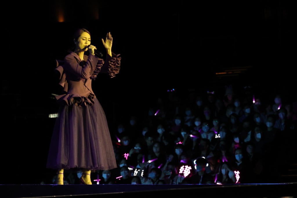 杨千嬅一连两场《B minor MUSIC LIVE 2022》今晚在亚洲博览馆演出头场。
