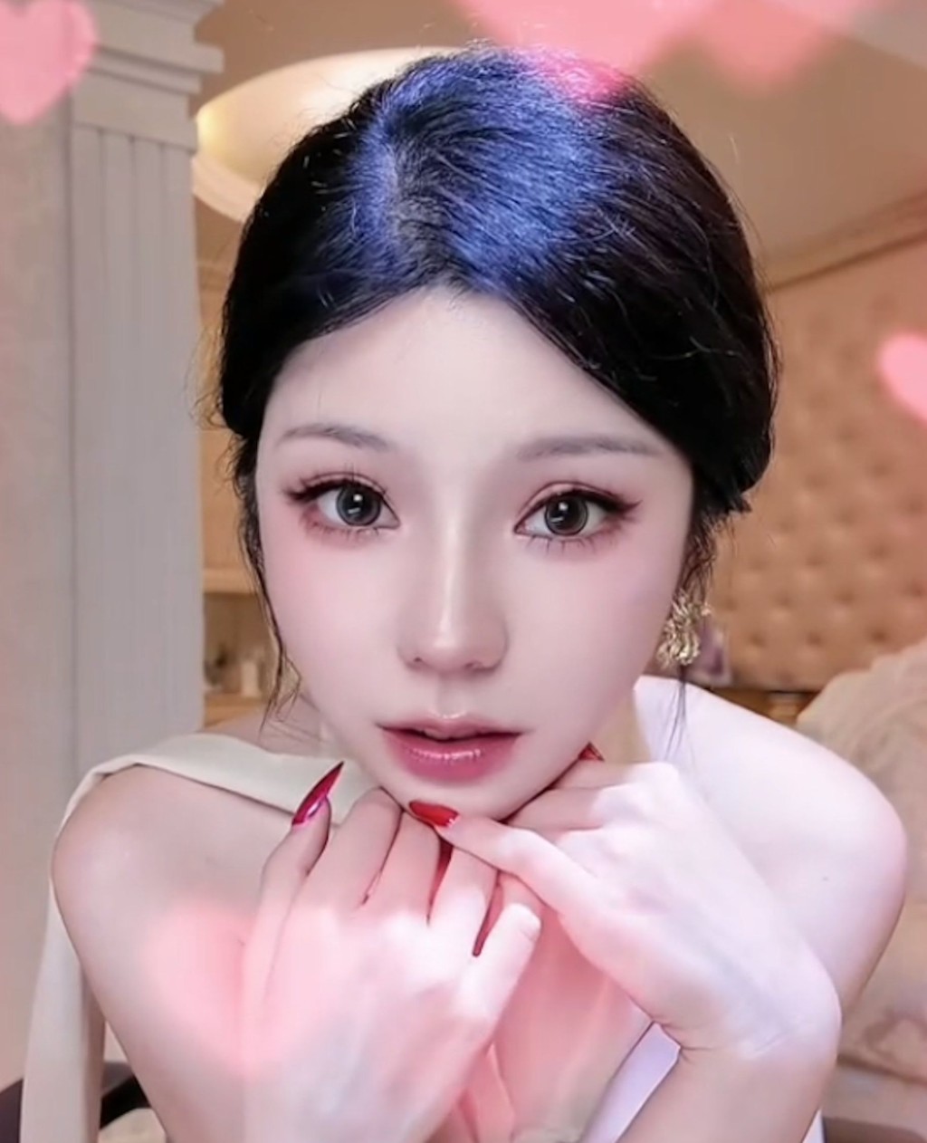 「姚金魚」被指在內地多個平台宣揚不良婚戀觀博取流量。