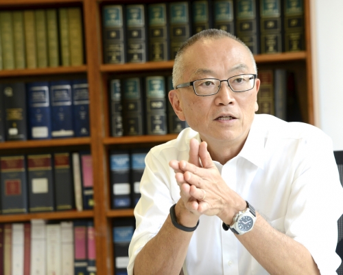 福田敬二表示，最新一波疫情比起對上兩波更難應付。資料圖片