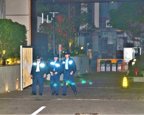 警員封鎖現場調查。