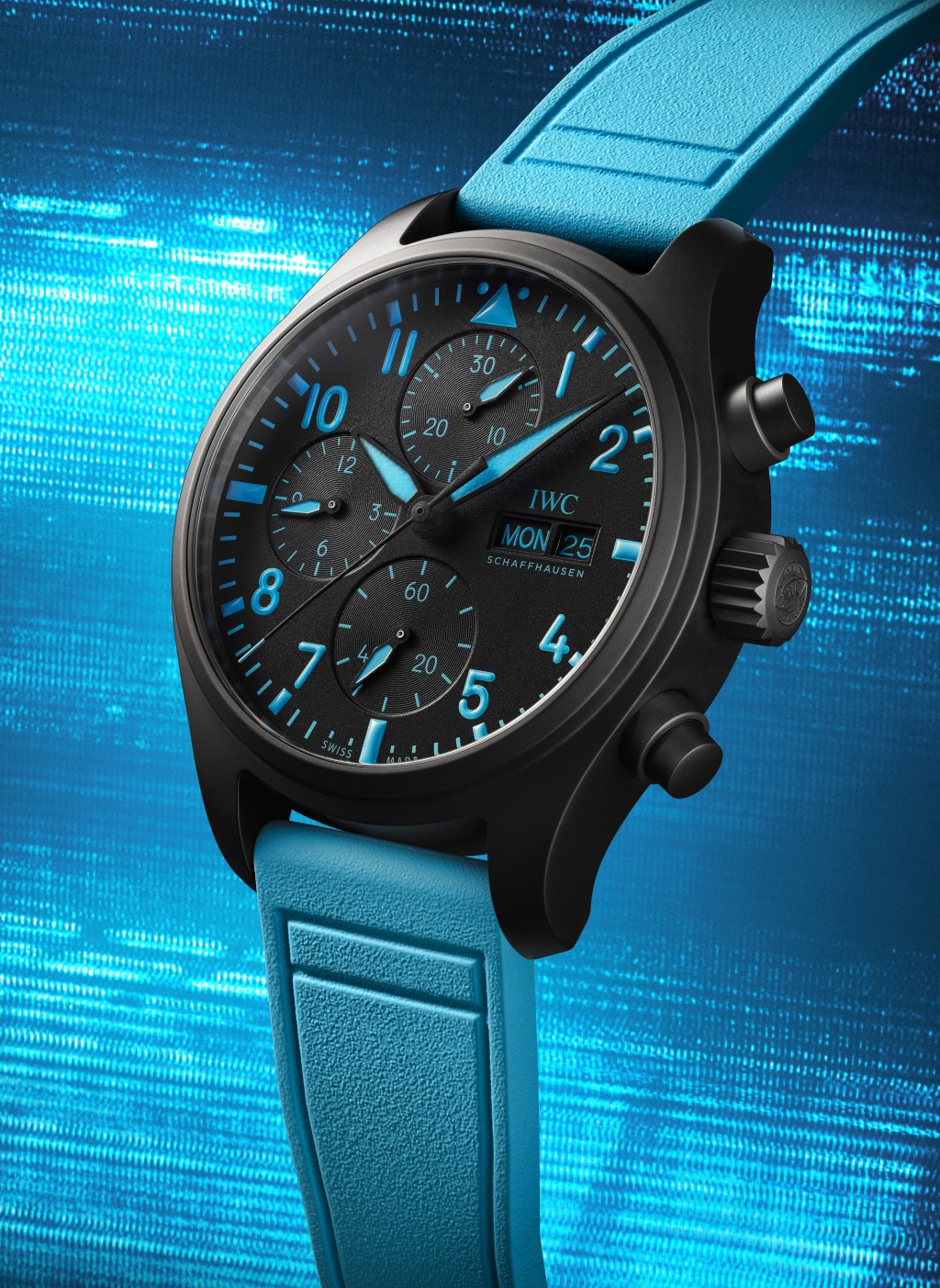 IWC Pilot's Watch Chronograph 41 George Russell，表壳：41.9mm陶瓷/ 机芯：69380自动/ 限量：1,063枚/ 售价：$93,200。