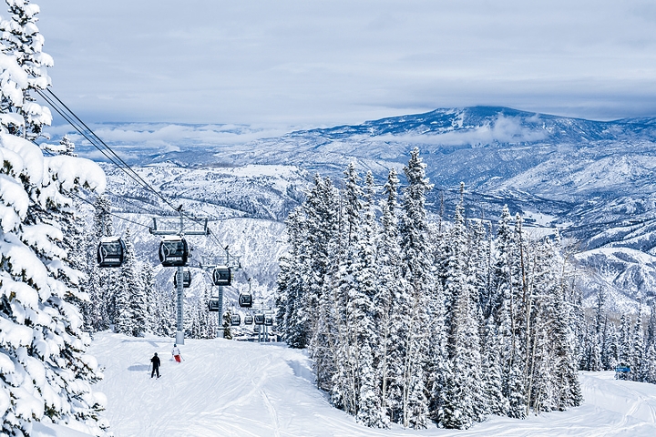 Aspen Snowmass每年平均約有一百五十天可供體驗滑雪樂趣。